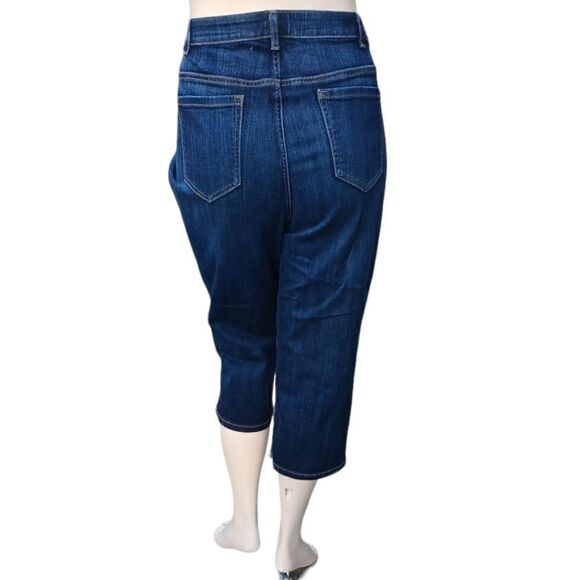 60402....Lane Bryant  Crop Jeans Size 24, W44"  20"Inseam  11 1/2"Rise - Picture 3 of 4